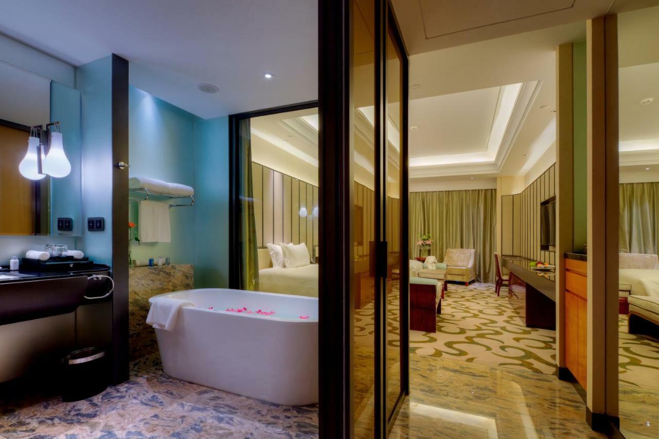 Royal Seaside Hotel And Hot Springs Xiamen Esterno foto